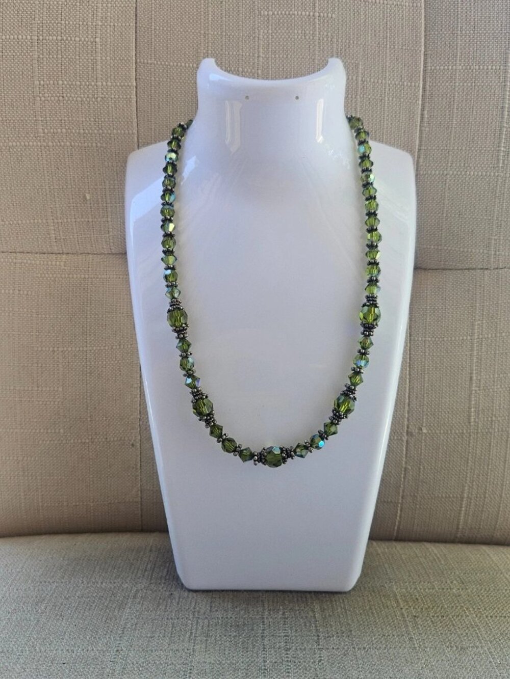 Vintage Choker Necklace Sterling Silver With Green Beads Comes in a Box - Picture 11 of 14